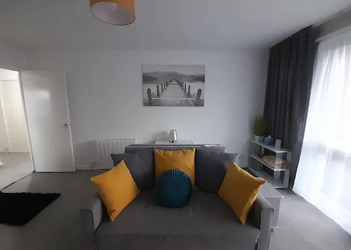 Cosy Apartment With Balcony And Breakfast