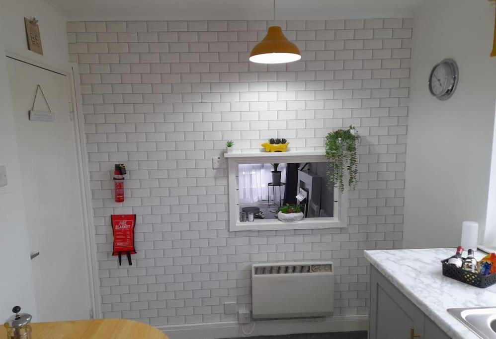 Cosy With Balcony And Breakfast Apartment Bishop Auckland
