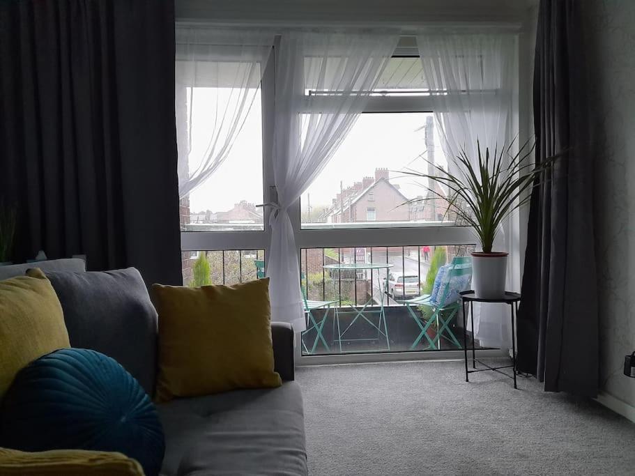 Cosy With Balcony And Breakfast Apartment *