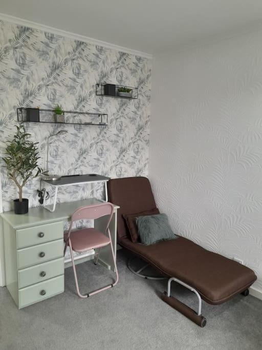 Cosy With Balcony And Breakfast Apartment Bishop Auckland