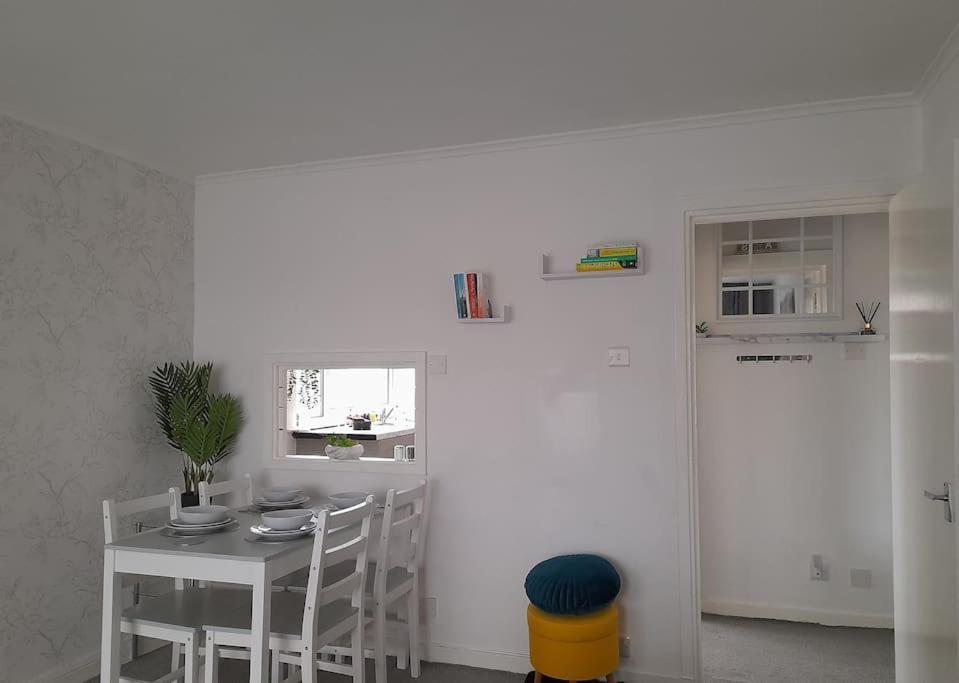 Apartment Cosy With Balcony And Breakfast